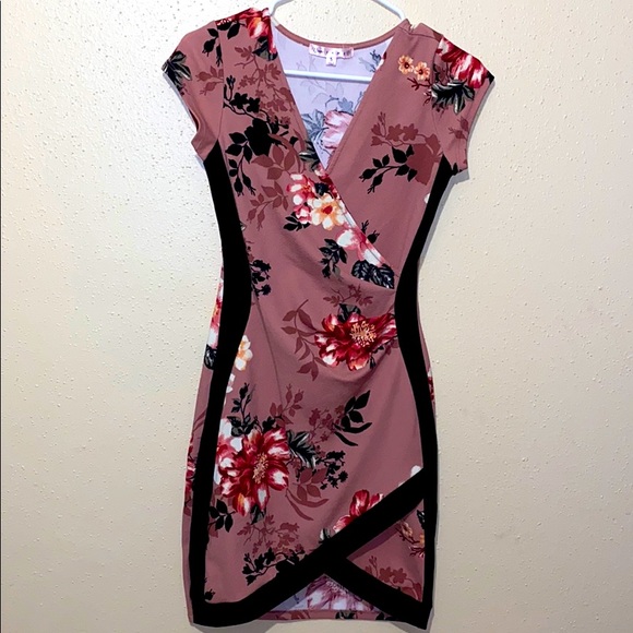 Dresses & Skirts - Floral dress